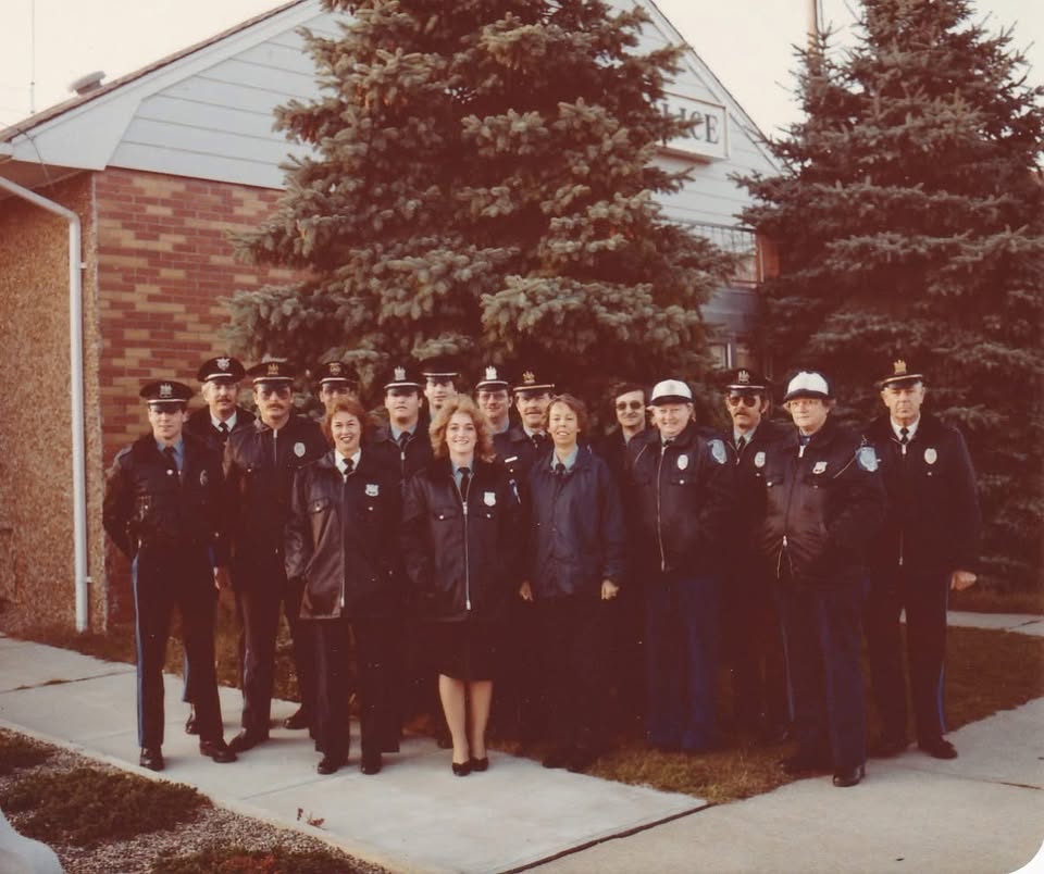 PoliceDepartmentStaff90's